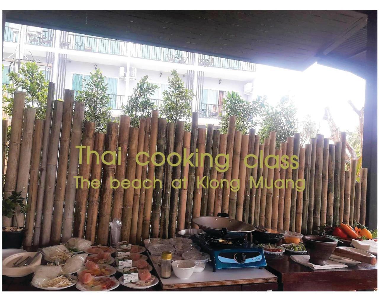 The Beach At Klong Muang Luaran gambar