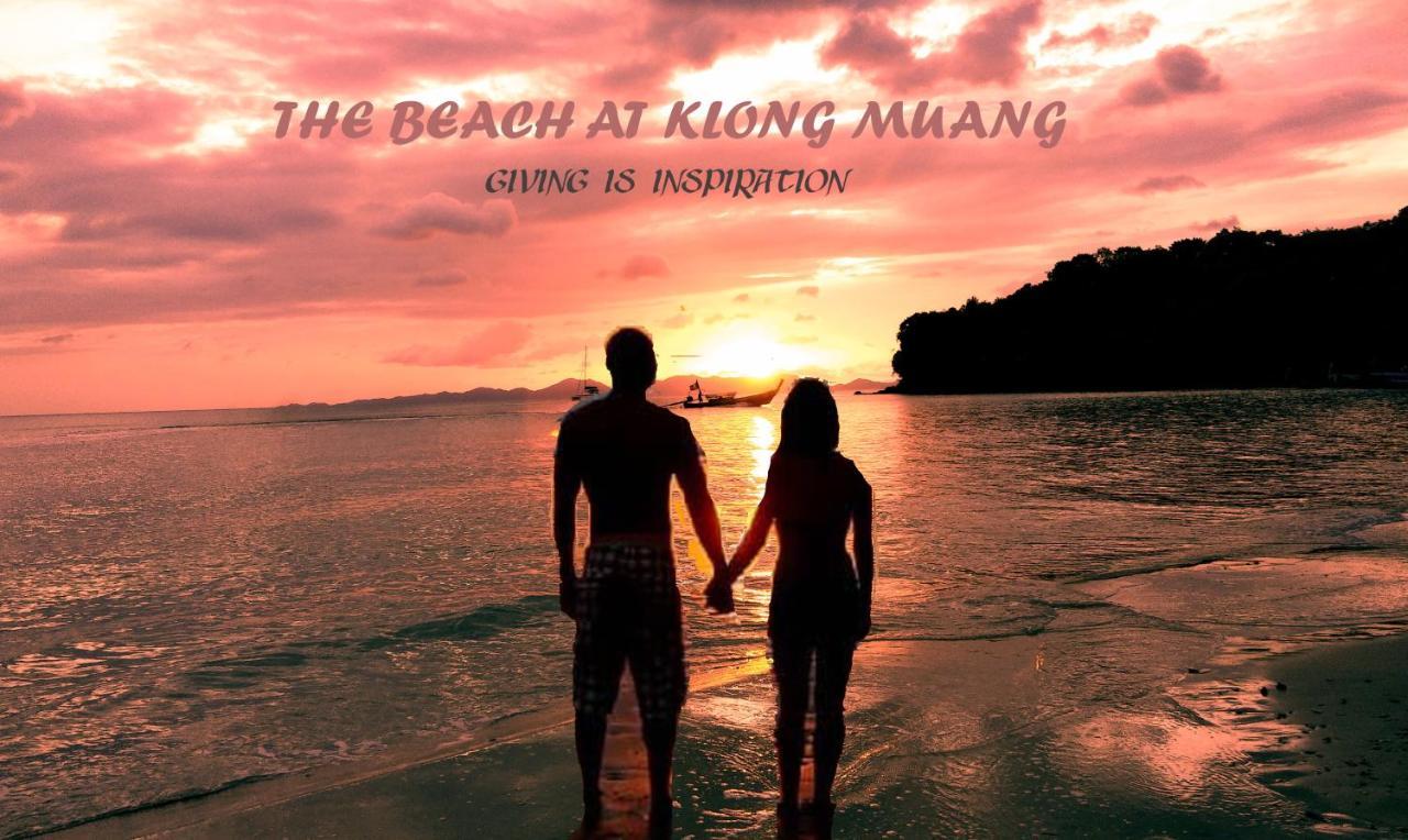 The Beach At Klong Muang Luaran gambar
